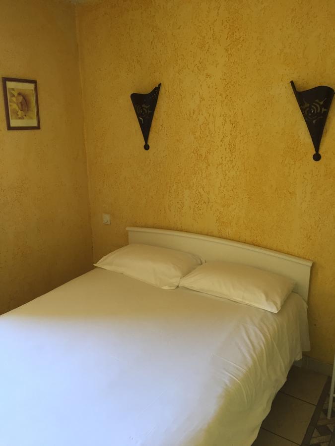 Hotel Le Salagou Clermont-lʼHérault エクステリア 写真